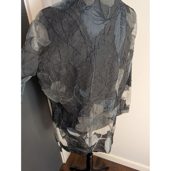 Coldwater Creek Sheer Black & Gray Floral Crinkled Button-Up Shirt - PM (10-12) - Picture 3 of 11